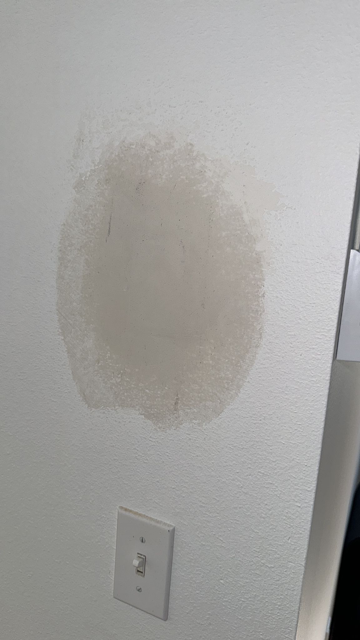 Seamless drywall repair in Everett, Washington by Torres Remodel